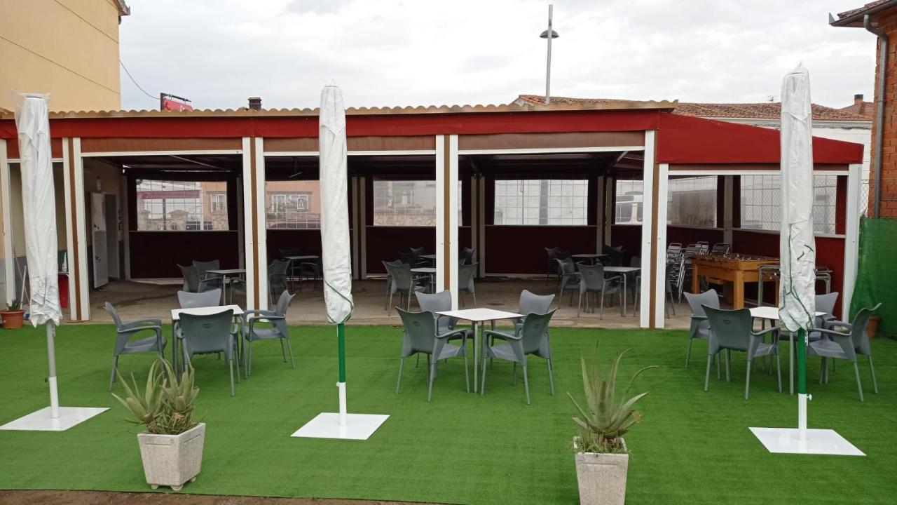 Hostal Restaurante El Abad Abadia Exterior foto